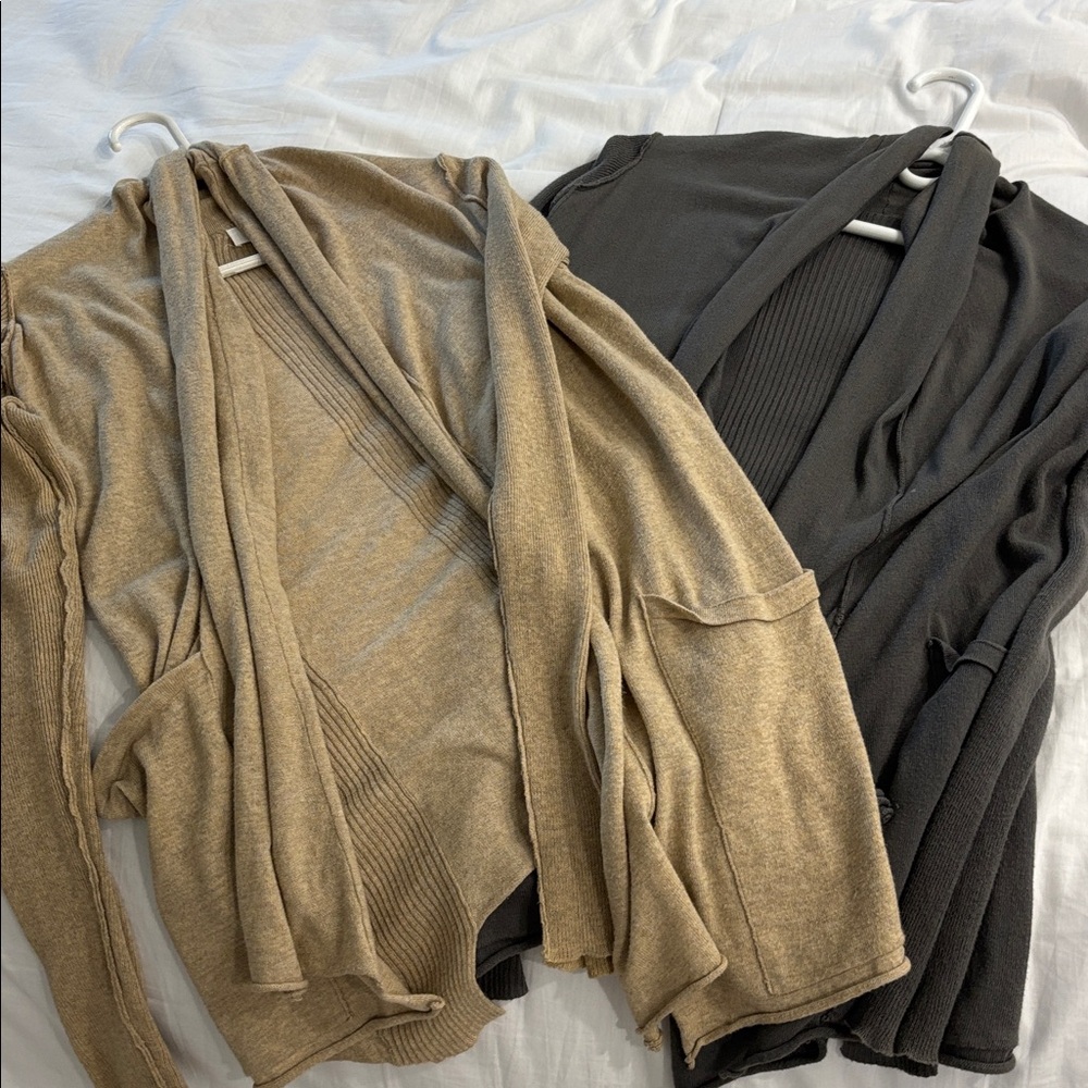 SWEATER BUNDLE - 2 SWEATERS - SIZE S